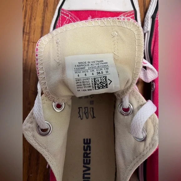 women’s Hot pink converse - Picture 6 of 8